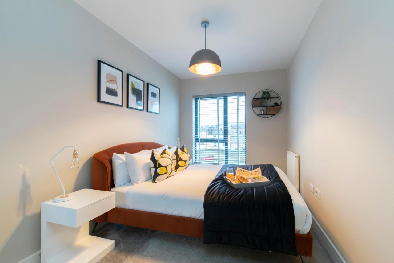 Elliot Oliver - Chic 2 Bedroom Town Centre Apartment เชลเทนแฮม ภายนอก รูปภาพ