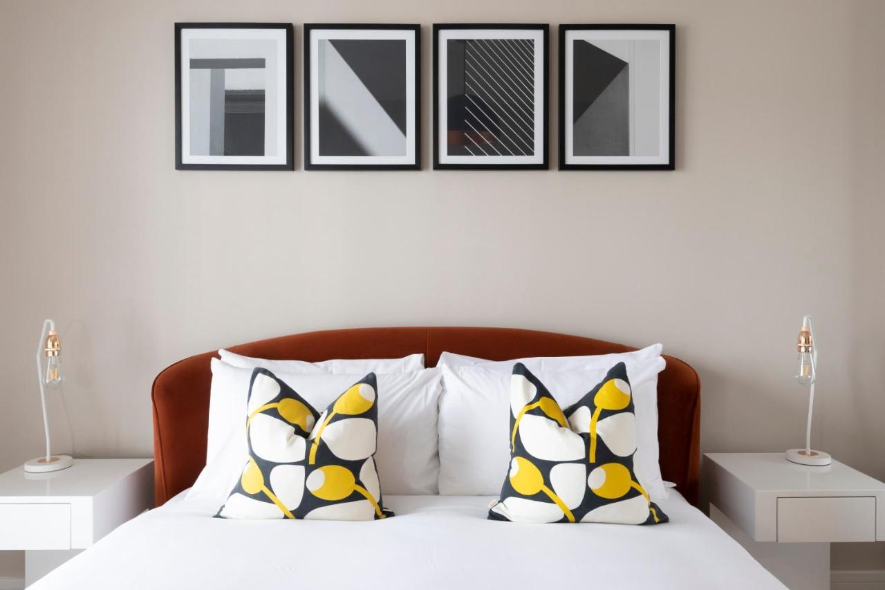 Elliot Oliver - Chic 2 Bedroom Town Centre Apartment เชลเทนแฮม ภายนอก รูปภาพ