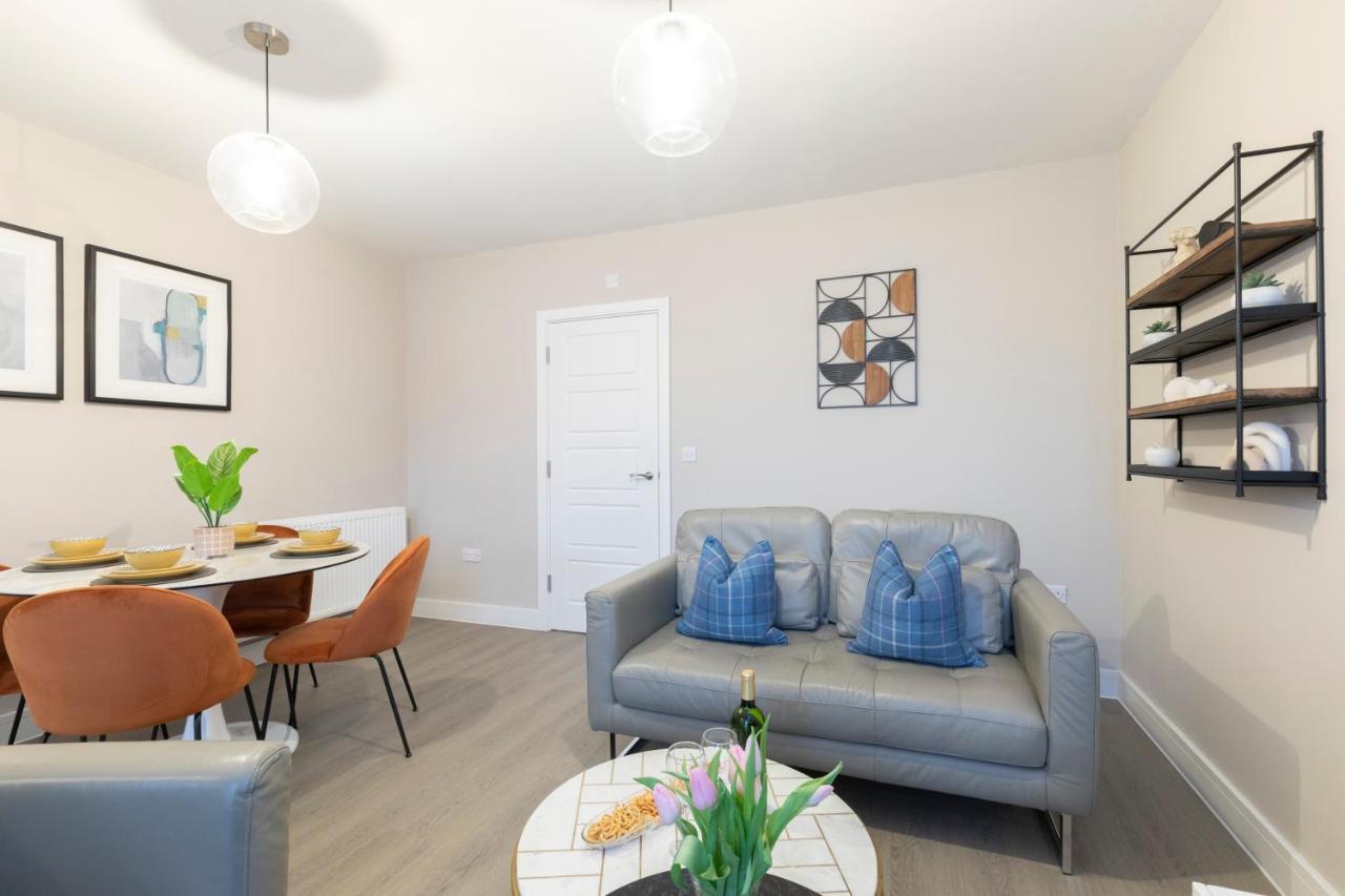 Elliot Oliver - Chic 2 Bedroom Town Centre Apartment เชลเทนแฮม ภายนอก รูปภาพ